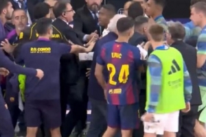 安保介入！皇馬巴薩賽后爆發(fā)大規(guī)模沖突，維尼修斯亞馬爾等人參與