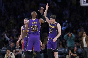 范德彪：里夫斯即使是第三選擇也每場全力以赴 聯(lián)盟沒多少人能50+