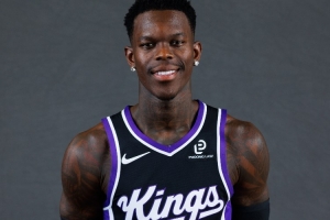 施羅德：當(dāng)對手獲得46次罰球時確實很艱難 我們想推速度但起不來