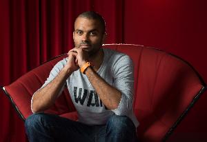 R.I.P！托尼-帕克父親葬禮 鄧肯大衛(wèi)-羅賓遜等前往吊唁