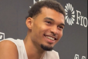 4勝0負(fù)平隊(duì)史紀(jì)錄！文班亞馬：我很驚訝&真的 讓我們破紀(jì)錄吧