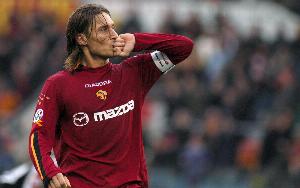 托蒂：我和斯帕萊蒂的事情該放下了，若他去尤文會(huì)是偉大的簽約