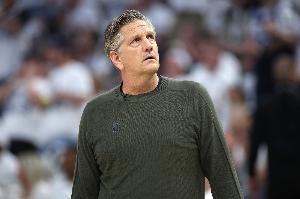 芬奇：我現(xiàn)在非常擔(dān)心球隊(duì)的防守 防守端的表現(xiàn)極其不穩(wěn)定