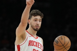 烏度卡：對(duì)手忌憚申京作為組織者的能力 我們利用這點(diǎn)懲罰了他們