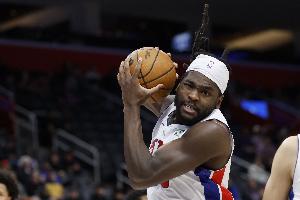 不準(zhǔn)非得投？斯圖爾特9投僅1中&三分4中1拿4分 正負(fù)值-30全場最低