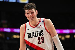 克林根：艾頓是我的大哥 上賽季幫了我很多 我對他充滿感激