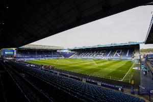 隊報：謝周三破產(chǎn)扣分后，球迷們買門票、買商品拯救俱樂部