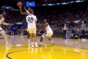 可惜！庫明加助攻理查德打進(jìn)加罰 灰熊挑戰(zhàn)成功改判進(jìn)攻犯規(guī)