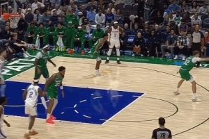 聽說你是狀元？切特外線單挑弗拉格 轉(zhuǎn)身上下步點(diǎn)飛防守投籃命中