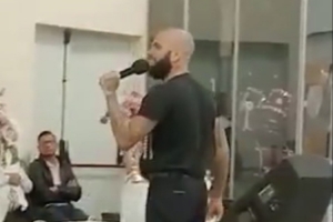 西媒：阿爾維斯近來成為了一名傳教士，此前他因性侵指控入獄