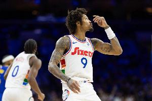 馬克西：烏布雷敢于在場上發(fā)聲 攻防兩端都喊話帶動隊友