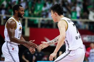 我也來啦！弗格加盟上海 新賽季和老隊友張鎮(zhèn)麟繼續(xù)并肩作戰(zhàn)