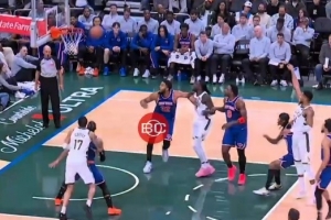 還有進(jìn)步空間！字母哥罰球節(jié)奏卡頓 皮球幾乎三不沾