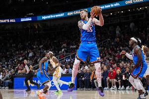 兢兢業(yè)業(yè)！哈滕31分鐘3投2中砍下4分14板3助2帽 連續(xù)4場籃板上雙