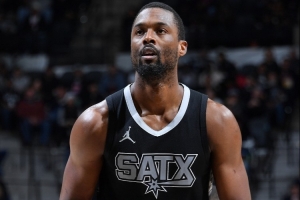 哈里森-巴恩斯：當(dāng)球隊需要時總有人站出來 漫長的賽季要保持健康