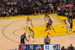 鐵血三分??快船換人投降！庫里干拔超遠三分轟進！