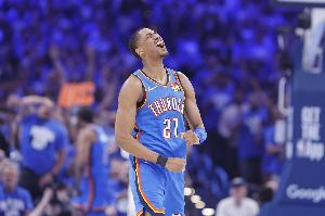 攻防俱佳！阿隆-維金斯4記三分拿下18分6板6助1斷3帽