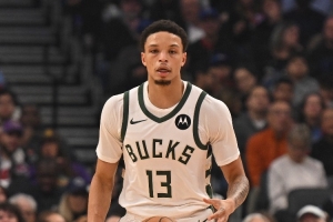 開竅！羅林斯首節(jié)3分鐘3中3貢獻(xiàn)8分 三分2中2