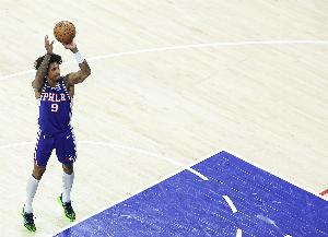 拼勁十足！烏布雷13中5得17分11板1助1斷1帽 三分5中3