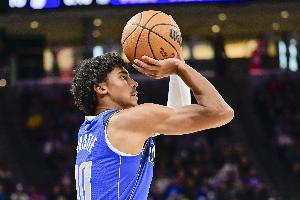 三分命中率56.5%！基德：克里斯蒂打得很棒三分很準(zhǔn) 防守有競(jìng)爭(zhēng)力