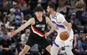 媒體人：很多東西不應(yīng)讓楊瀚森獨自承擔(dān) 國內(nèi)青訓(xùn)聯(lián)賽太差是根源