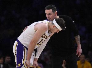 雷迪克：里夫斯已證明了他是個狠角色 我對他做決策感到非常放心