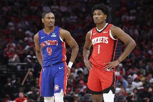 哪天換下衣服？賽季至今阿門&奧薩爾場(chǎng)均搶斷&場(chǎng)均出手?jǐn)?shù)完全一致