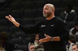 比克斯塔夫：我們球隊(duì)具備韌性 隊(duì)里沒有會(huì)輕易認(rèn)輸放棄的人