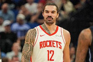 真滴是香！亞當(dāng)斯上場各種補籃 半場9分鐘拿到8分4板1斷1帽