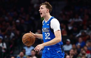 生涯第2次兩雙！弗拉格成為引入三分線后多次斬獲兩雙最年輕球員