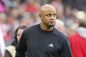 14連勝超米蘭創(chuàng)五大聯(lián)賽歷史最佳開局！孔帕尼：不太關(guān)注這些紀(jì)錄