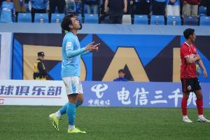 博主：今日英博陣容中沒有出現(xiàn)趙學(xué)斌的身影，他疑似出現(xiàn)拉傷