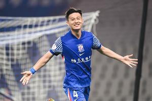 滬媒：申花戰(zhàn)深圳蔣圣龍將復(fù)出，薛慶浩缺席今天訓(xùn)練