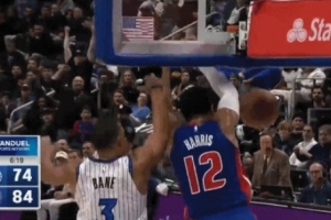 起勢(shì)了！哈里斯快下上演雙手暴扣&活塞一波14-1的攻勢(shì)打停魔術(shù)