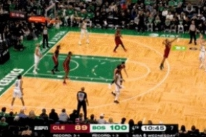 沒法防了！豪澤弧頂接球命中超遠三分 個人第六記