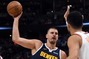 什么叫統(tǒng)治力！約基奇三節(jié)21分12板10助 開季連續(xù)4場三雙歷史第一