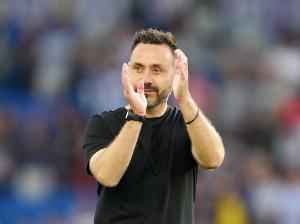 德澤爾比：帕瓦爾失誤很正常沒(méi)必要小題大做，我對(duì)此一笑置之