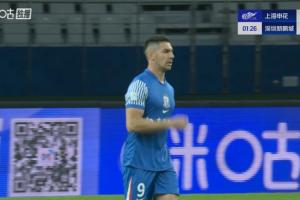 夢(mèng)幻開(kāi)局！安德烈-路易斯開(kāi)場(chǎng)2分鐘甩頭破門，申花1-0領(lǐng)先新鵬城