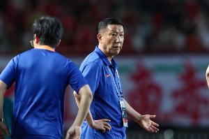 唐田談崔康熙：參加洲際比賽方面，我們和崔導(dǎo)永遠(yuǎn)是國(guó)家利益第一