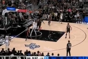 得分爆發(fā)力！哈珀底角三分&沖筐上籃里突外投連拿5分