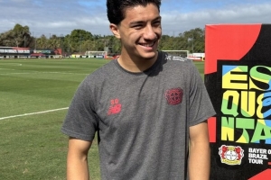 馬卡：19歲馬扎在勒沃庫森表現(xiàn)出色，已經(jīng)接近成為首發(fā)