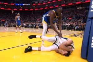 追夢怒噴阿爾達(dá)馬：你個軟蛋！小丑！你只會躺地上打滾像死了一樣