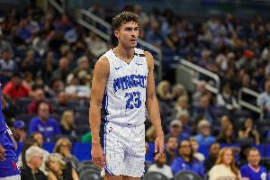 替補火力！席爾瓦11投5中&罰球6中6 得到19分3板1助3斷