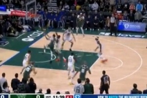 力戰(zhàn)舊主！羅林斯開(kāi)場(chǎng)上籃得手三分也有 內(nèi)外開(kāi)花連得5分