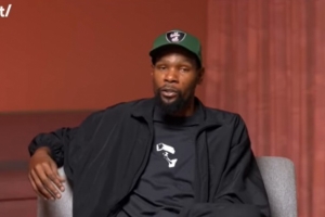 為啥在意住在地下室網(wǎng)友說(shuō)的話？KD：想質(zhì)疑我 為啥不TM直接問(wèn)我