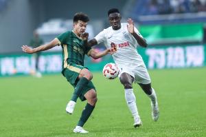 浙江隊(duì)本賽季5次烏龍，創(chuàng)2012年以來單一球隊(duì)中超賽季最多紀(jì)錄