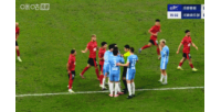 半場(chǎng)-成都蓉城1-0河南 胡荷韜進(jìn)球被吹+失單刀嚴(yán)鼎皓任意球破門
