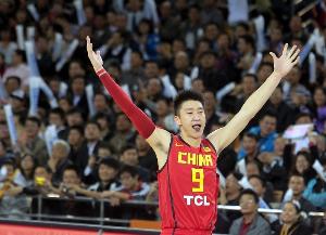 孫悅：洲際大賽能全攻全守5分鐘就是體能好的了 要給小楊成長(zhǎng)時(shí)間