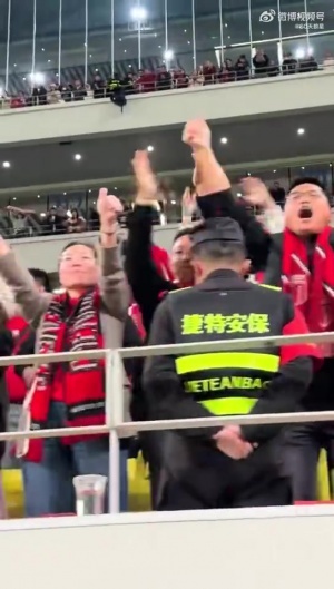 蓉城球迷：和誰(shuí)有仇你們輸誰(shuí)，我們要不要臉？蹇韜：輸球又怎么樣