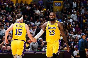 皮爾斯：老詹不在時才能看到他隊(duì)友多強(qiáng) 他復(fù)出后小里做不到這些